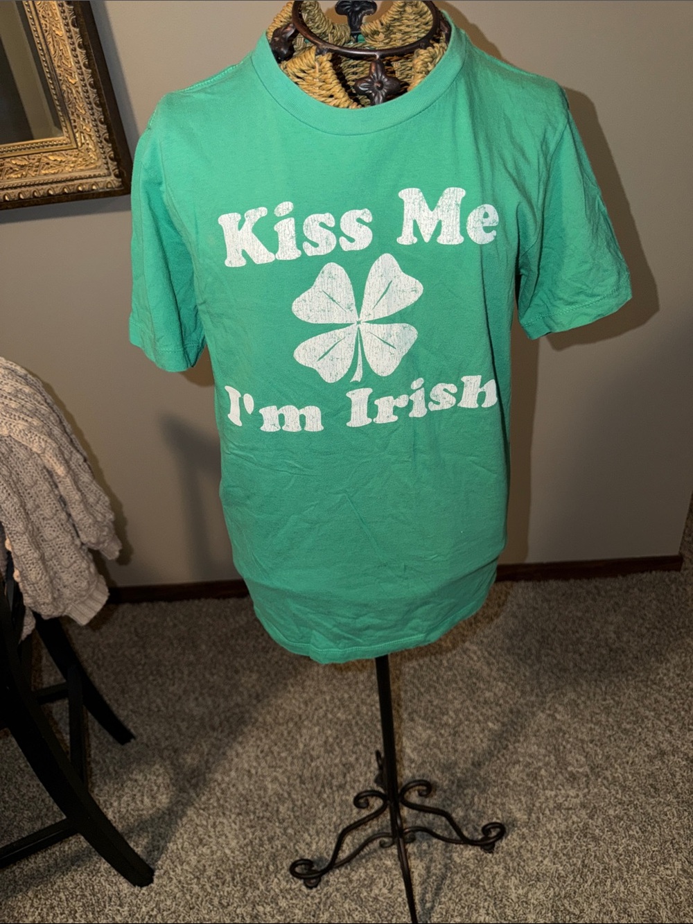 Womens Green "Kiss Me I'm Irish" Graphic Tee